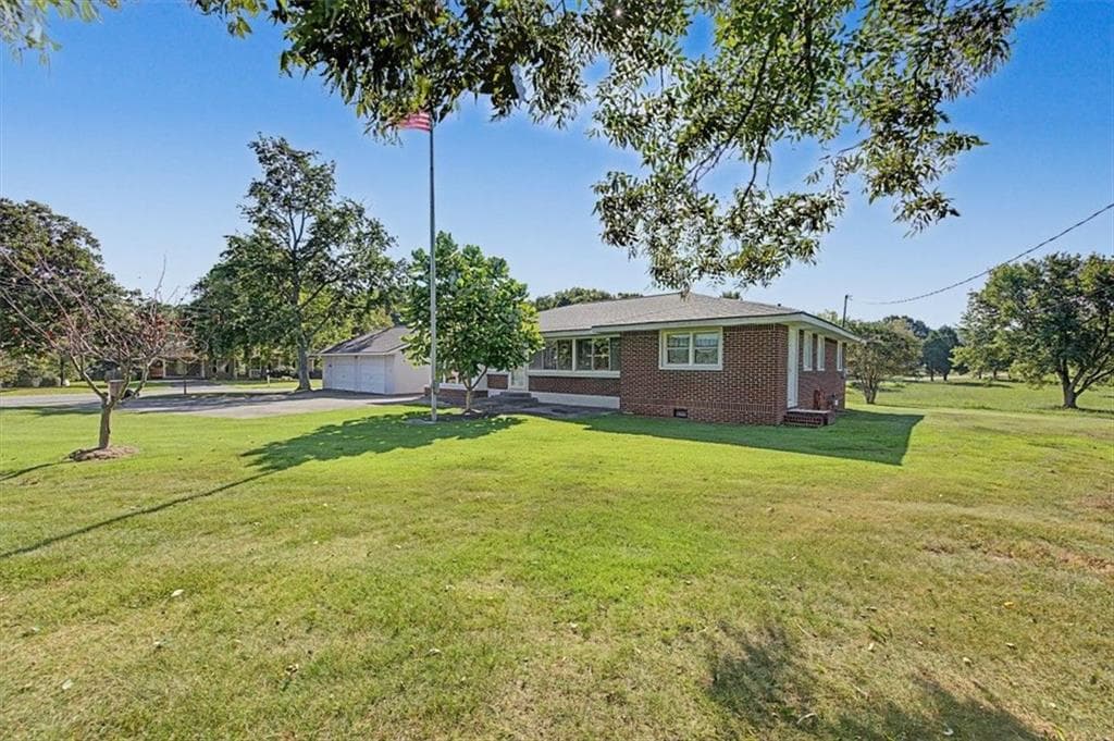 3 bedroom, 2 bathroom, 1,646 sq ft single family residence under contract at 326 Old Cassville White Road, Cartersville, GA 30121 — photo 7