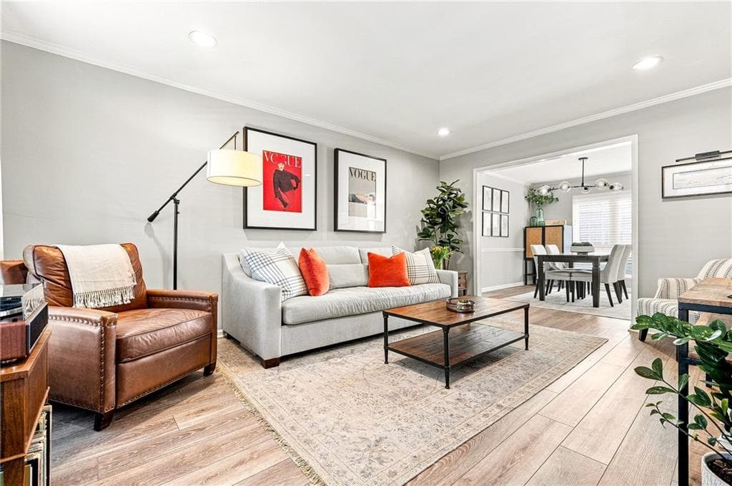 2 bedroom, 3 bathroom, 1,320 sq ft condominium under contract at 15 Scotland Place, Atlanta, GA 30318 — photo 3