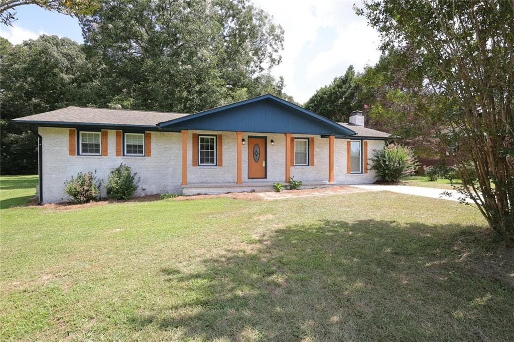 3 bedroom, 2 bathroom, 1,375 sq ft single family residence for sale at 3395 Highway 11, Mansfield, GA 30055