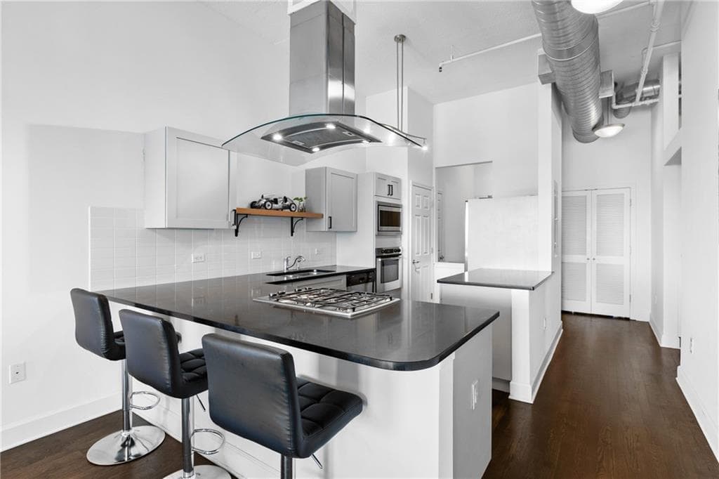 1 bedroom, 1 bathroom, 1,215 sq ft condominium for sale at 3820 Roswell Road 510, Atlanta, GA 30342 — photo 6