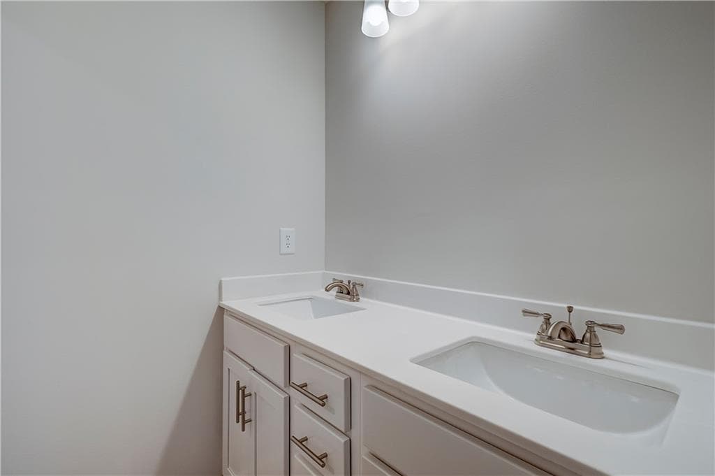 4 bedroom, 3 bathroom, 2,222 sq ft single family residence for sale at 646 Winding Rose Drive, Hoschton, GA 30548 — photo 7