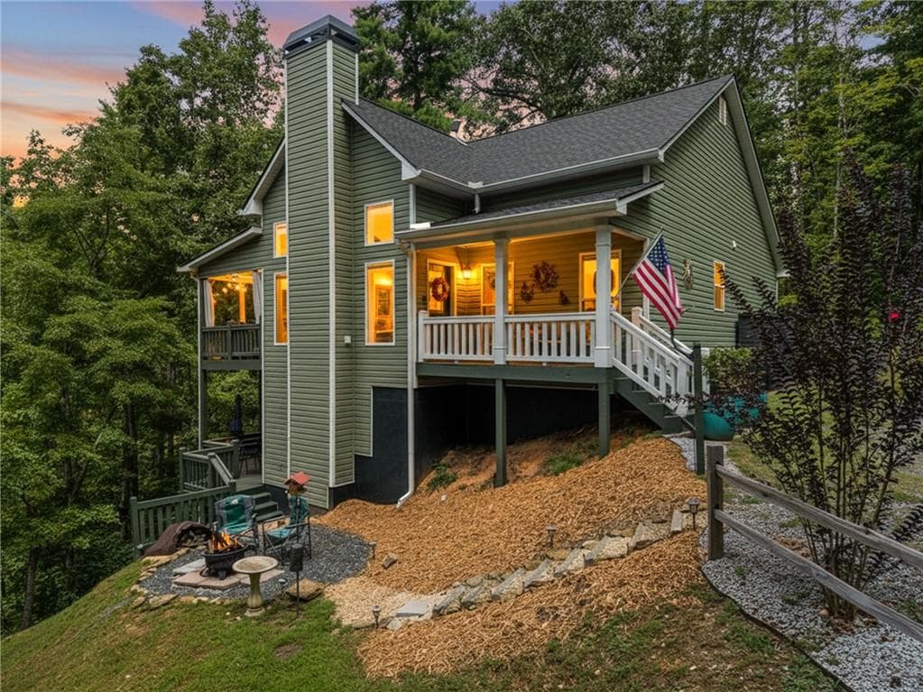 2 bedroom, 3 bathroom, 2,640 sq ft single family residence for sale at 1275 Marie Drive, Talking Rock, GA 30175 — photo 3