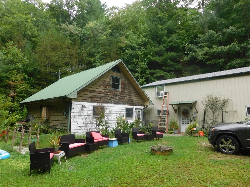 3 bedroom, 3 bathroom, 2,008 sq ft single family residence for sale at 380 David Drive, Tiger, GA 30576