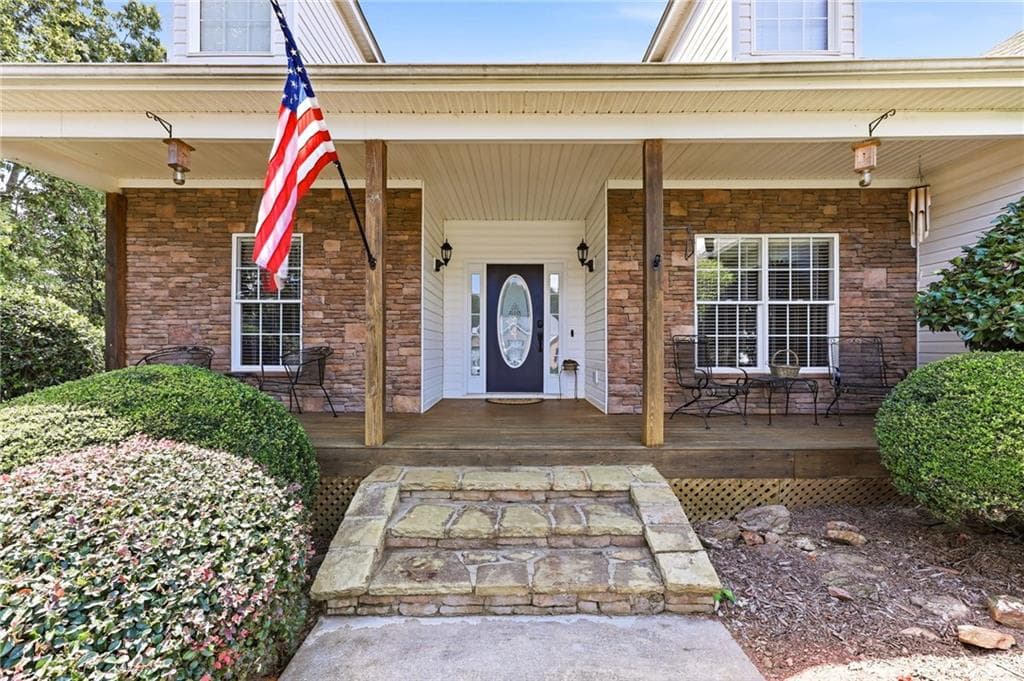 4 bedroom, 3 bathroom, 3,117 sq ft single family residence for sale at 4815 Thunder River Drive, Gainesville, GA 30506 — photo 5