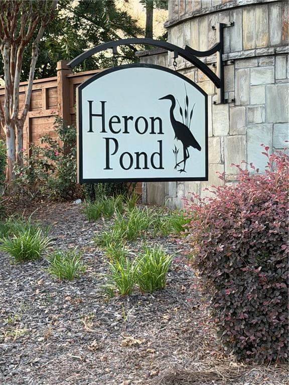 2 bedroom, 3 bathroom, 2,704 sq ft single family residence under contract at 529 Audubon Circle, Woodstock, GA 30188 — photo 2