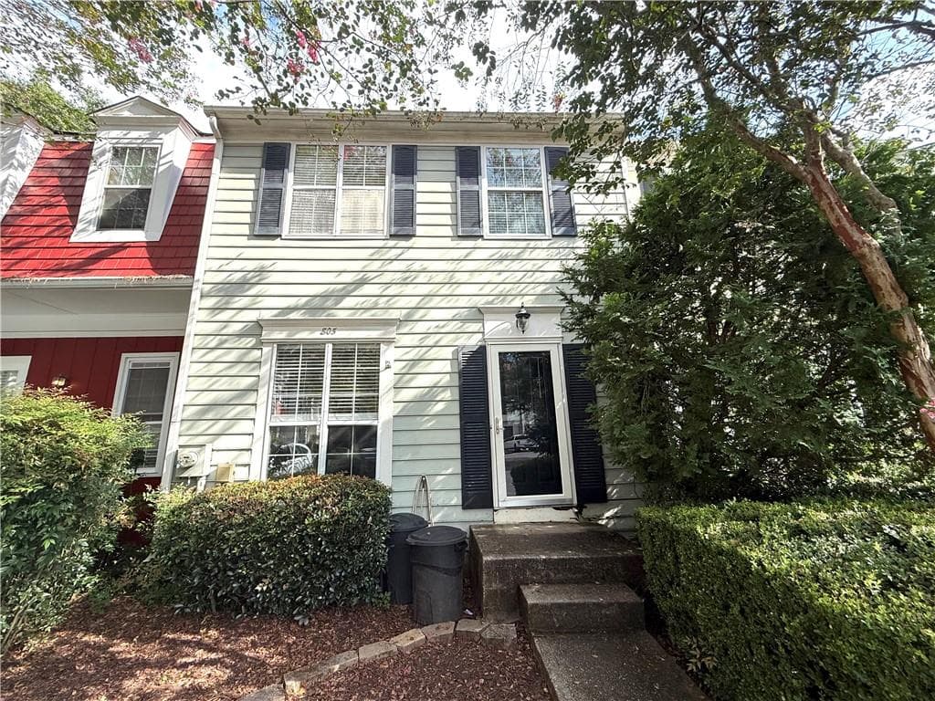 2 bedroom, 2 bathroom, 1,652 sq ft condominium for rent at 805 Wedgewood Way, Sandy Springs, GA 30350 for $2,100 a month — photo 1 of 19