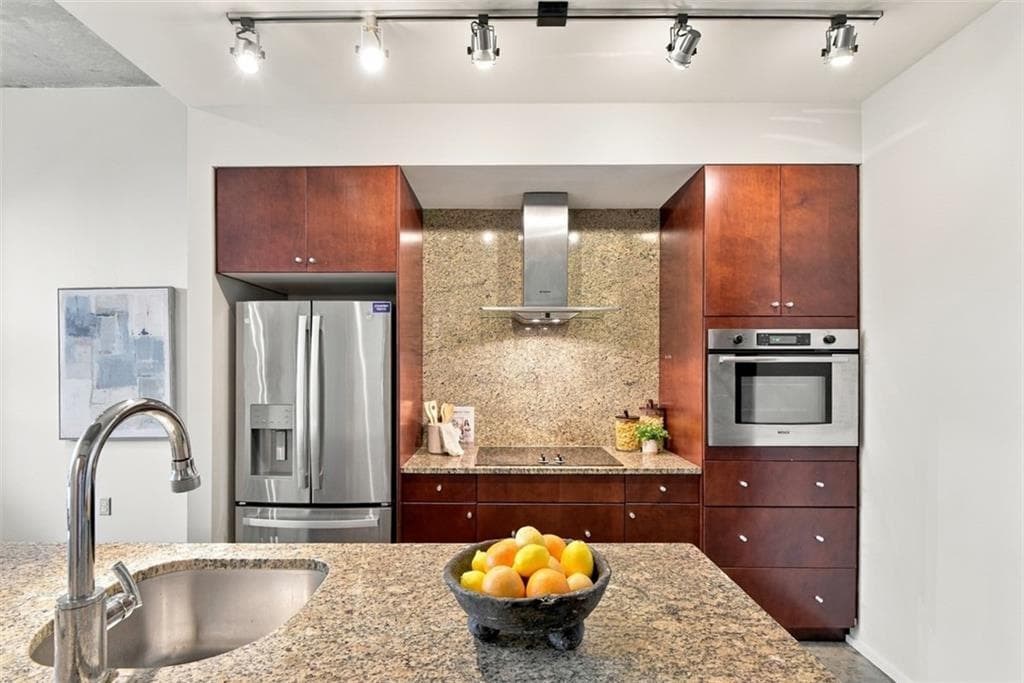1 bedroom, 2 bathroom, 879 sq ft condominium for sale at 130 Arizona Avenue 105, Atlanta, GA 30307 — photo 10
