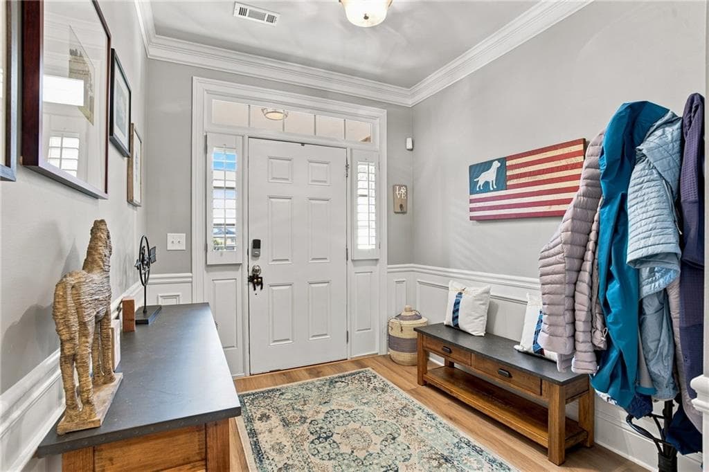 3 bedroom, 3 bathroom, 2,178 sq ft townhouse under contract at 10289 Midway Avenue, Johns Creek, GA 30022 — photo 2