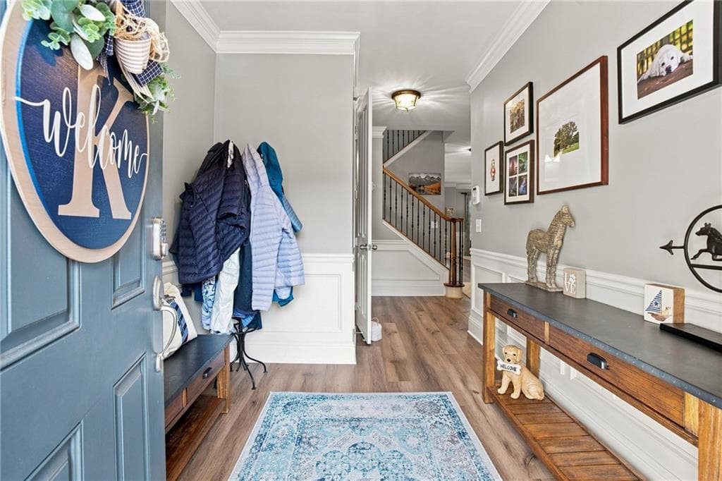 3 bedroom, 3 bathroom, 2,178 sq ft townhouse under contract at 10289 Midway Avenue, Johns Creek, GA 30022 — photo 3