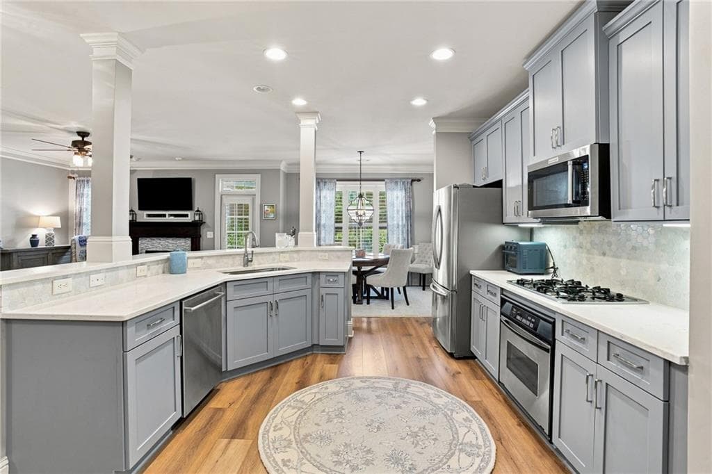 3 bedroom, 3 bathroom, 2,178 sq ft townhouse under contract at 10289 Midway Avenue, Johns Creek, GA 30022 — photo 7