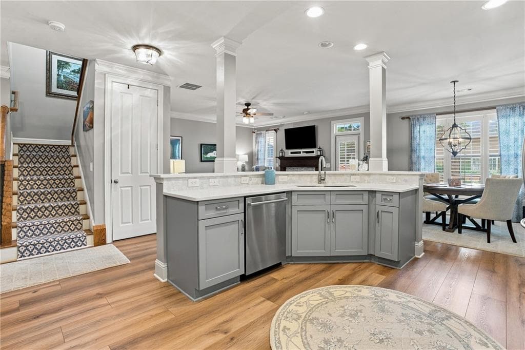 3 bedroom, 3 bathroom, 2,178 sq ft townhouse under contract at 10289 Midway Avenue, Johns Creek, GA 30022 — photo 8
