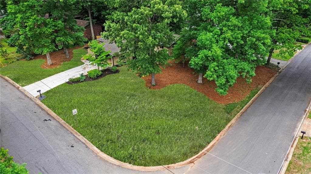 4 bedroom, 3 bathroom, 2,000 sq ft single family residence for sale at 2700 Hawaii Court, Decatur, GA 30033 — photo 3
