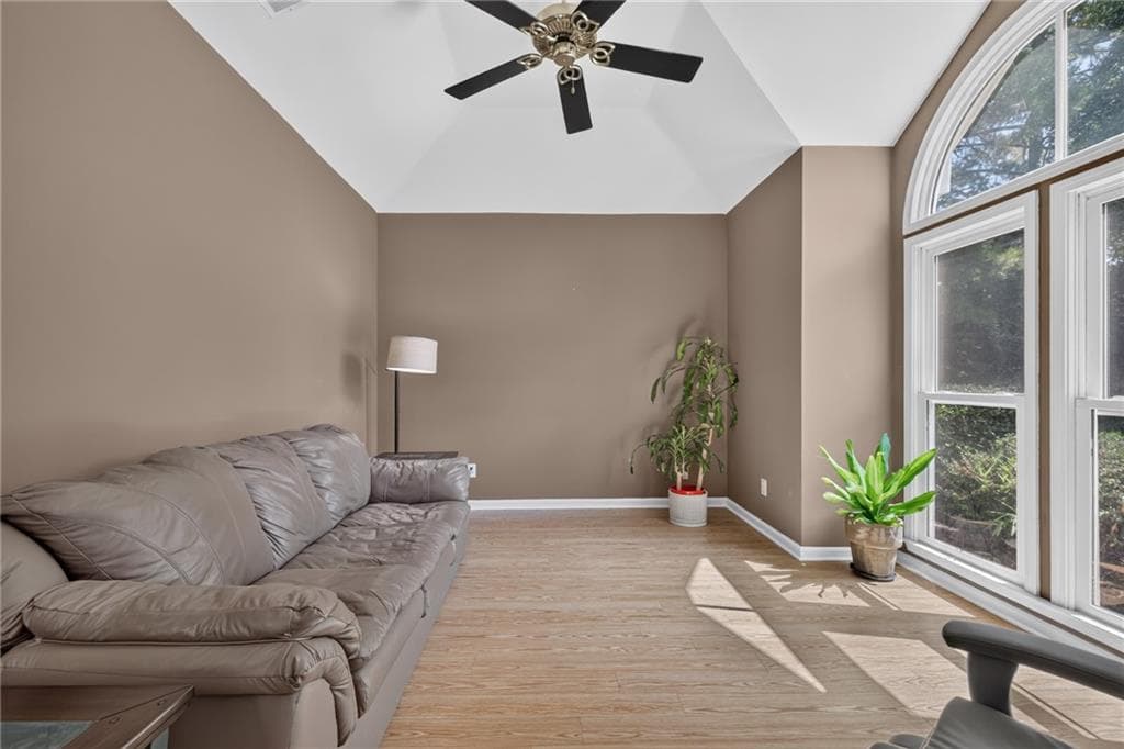 3 bedroom, 3 bathroom, 2,087 sq ft single family residence under contract at 290 Deer Cliff Cove, Lawrenceville, GA 30043 — photo 6