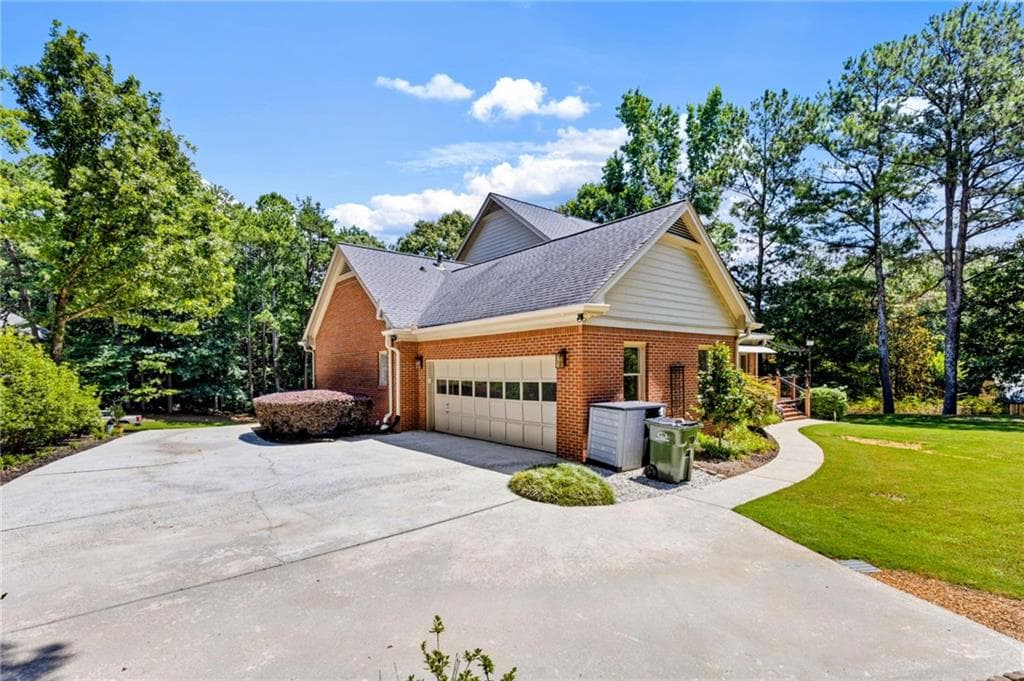 4 bedroom, 4 bathroom, 4,801 sq ft single family residence for sale at 1580 Winding Creek Circle, Snellville, GA 30078 — photo 4