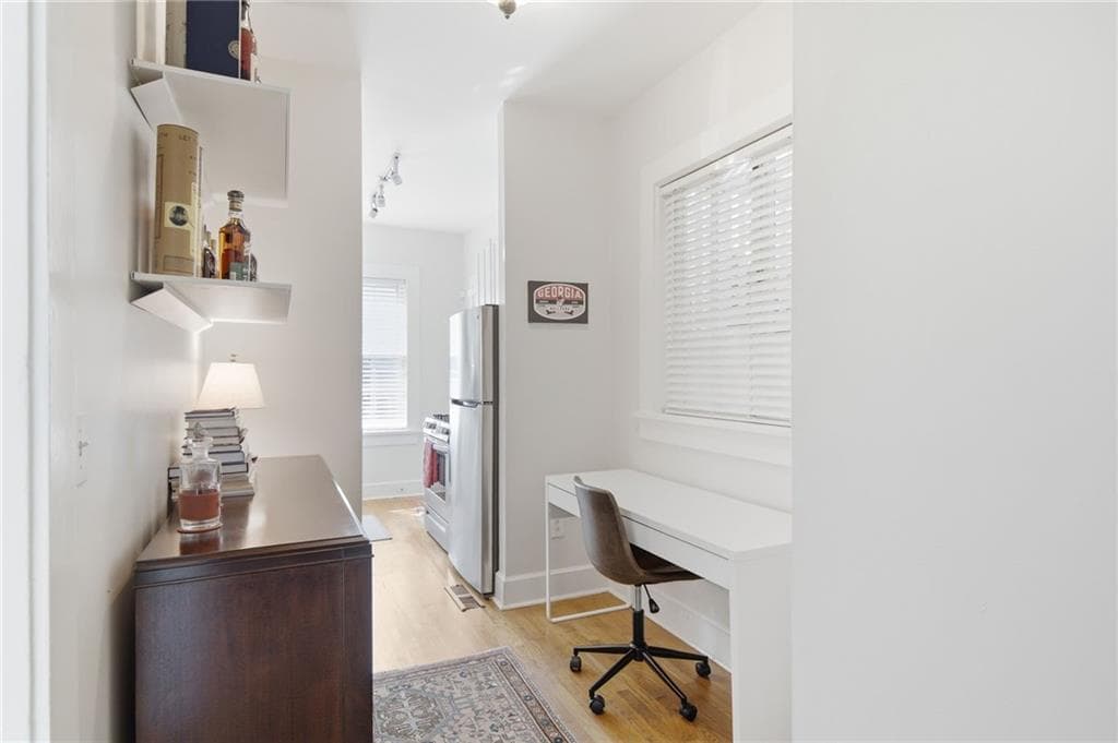 1 bedroom, 1 bathroom, 610 sq ft condominium for sale at 798 Frederica Street 1, Atlanta, GA 30306 — photo 8
