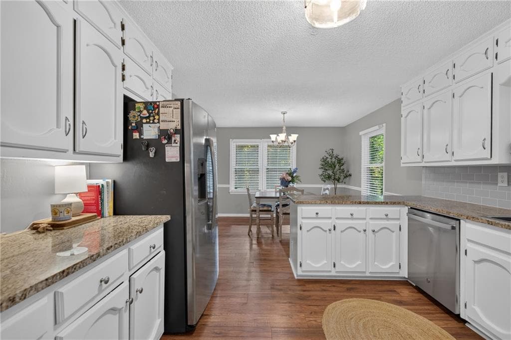 3 bedroom, 3 bathroom, 2,272 sq ft single family residence for sale at 1803 Milford Way, Marietta, GA 30008 — photo 2