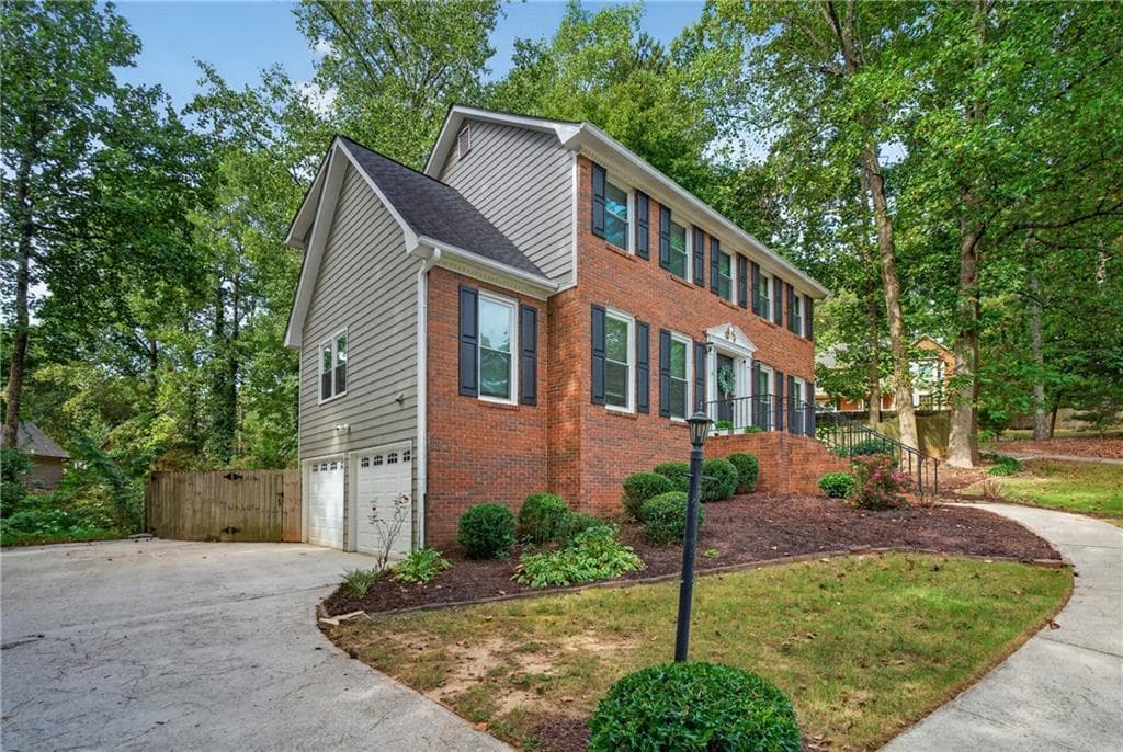 3 bedroom, 3 bathroom, 2,272 sq ft single family residence for sale at 1803 Milford Way, Marietta, GA 30008 — photo 8
