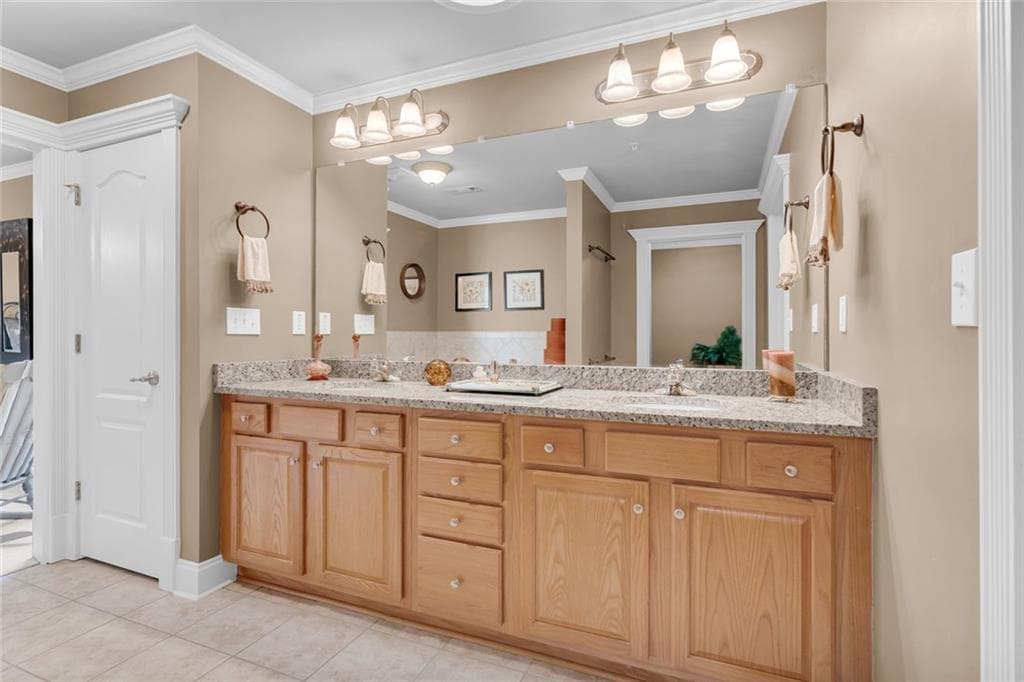 3 bedroom, 2 bathroom, 2,220 sq ft single family residence for sale at 10168 Malcolm Drive, Covington, GA 30014 — photo 9