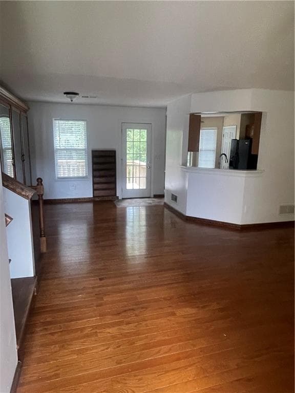 5 bedroom, 4 bathroom, 2,150 sq ft single family residence for sale at 1718 English Ivey Lane, Kennesaw, GA 30144 — photo 2
