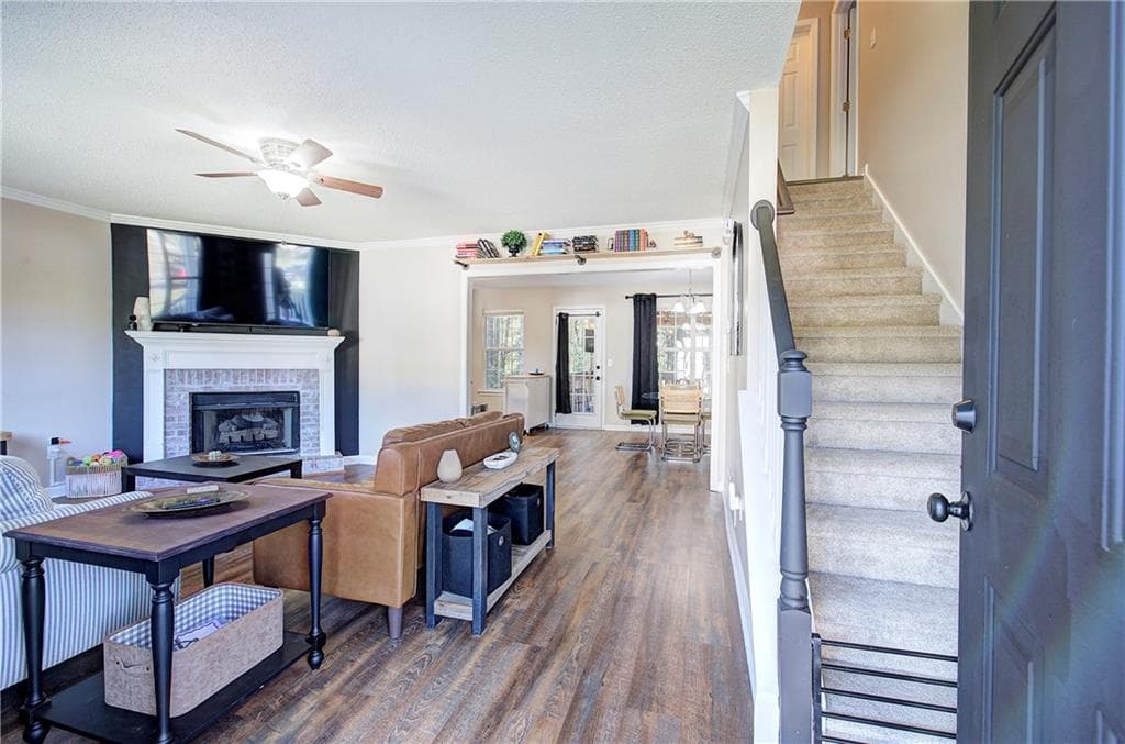 3 bedroom, 2 bathroom, 1,840 sq ft single family residence under contract at 23 Glenmore Drive, Kingston, GA 30145 — photo 3