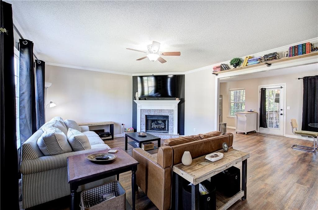 3 bedroom, 2 bathroom, 1,840 sq ft single family residence under contract at 23 Glenmore Drive, Kingston, GA 30145 — photo 4