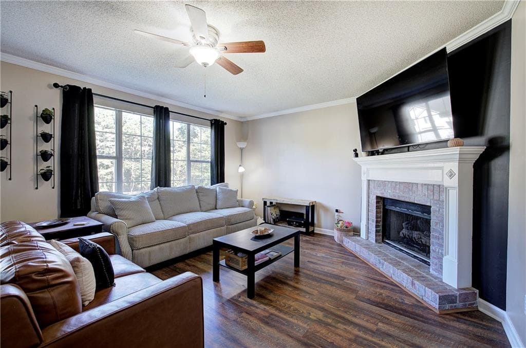 3 bedroom, 2 bathroom, 1,840 sq ft single family residence under contract at 23 Glenmore Drive, Kingston, GA 30145 — photo 6