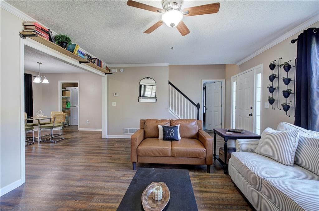3 bedroom, 2 bathroom, 1,840 sq ft single family residence under contract at 23 Glenmore Drive, Kingston, GA 30145 — photo 7