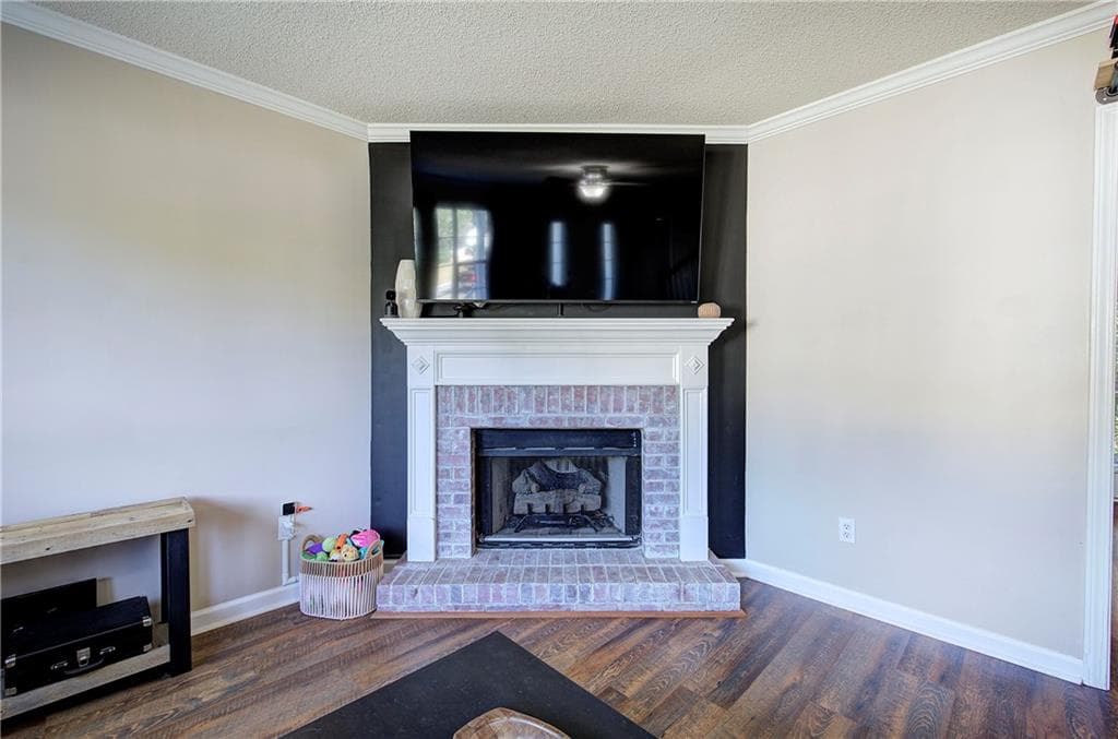 3 bedroom, 2 bathroom, 1,840 sq ft single family residence under contract at 23 Glenmore Drive, Kingston, GA 30145 — photo 8