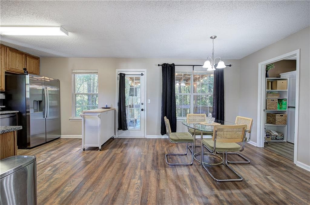 3 bedroom, 2 bathroom, 1,840 sq ft single family residence under contract at 23 Glenmore Drive, Kingston, GA 30145 — photo 9