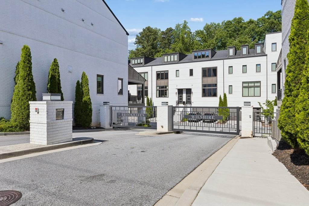 5 bedroom, 5 bathroom, 3,764 sq ft townhouse for rent at 2974 Hermance Drive, Atlanta, GA 30319 for $6,000 a month — photo 8