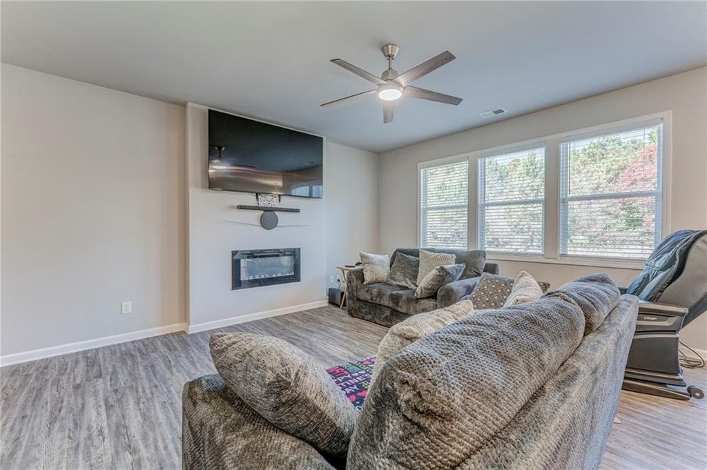 3 bedroom, 3 bathroom, 1,914 sq ft single family residence for sale at 122 Old Mill, Calhoun, GA 30701 — photo 5