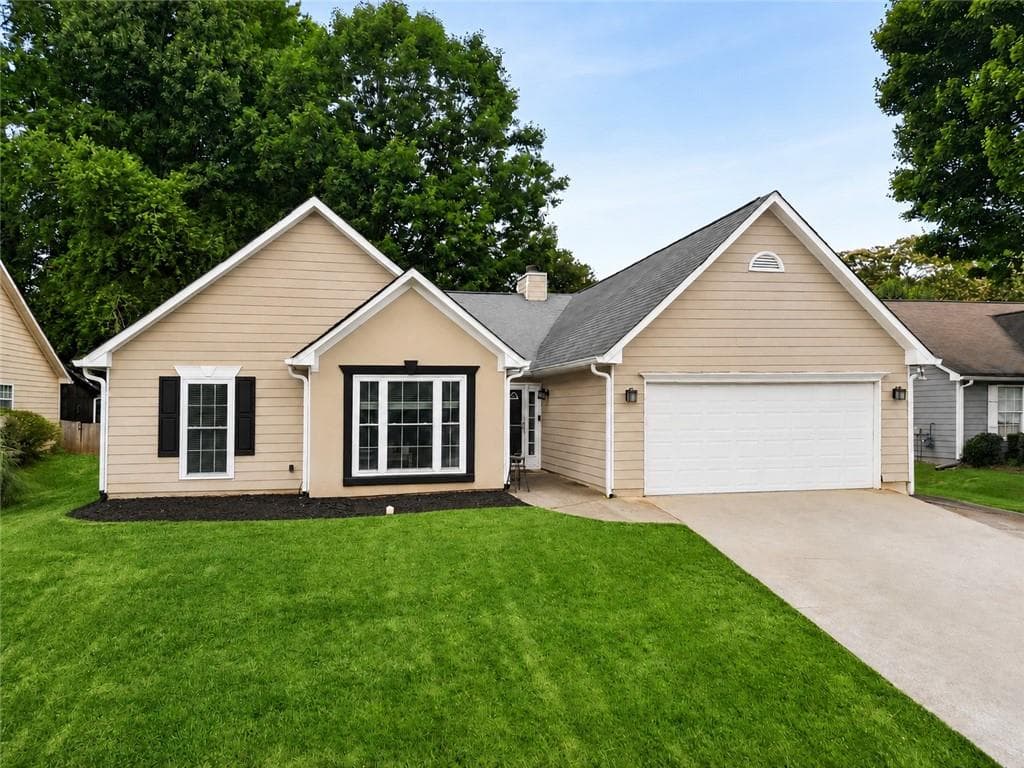 4 bedroom, 2 bathroom, 2,284 sq ft single family residence for sale at 255 Paris Drive, Lawrenceville, GA 30043 — photo 2