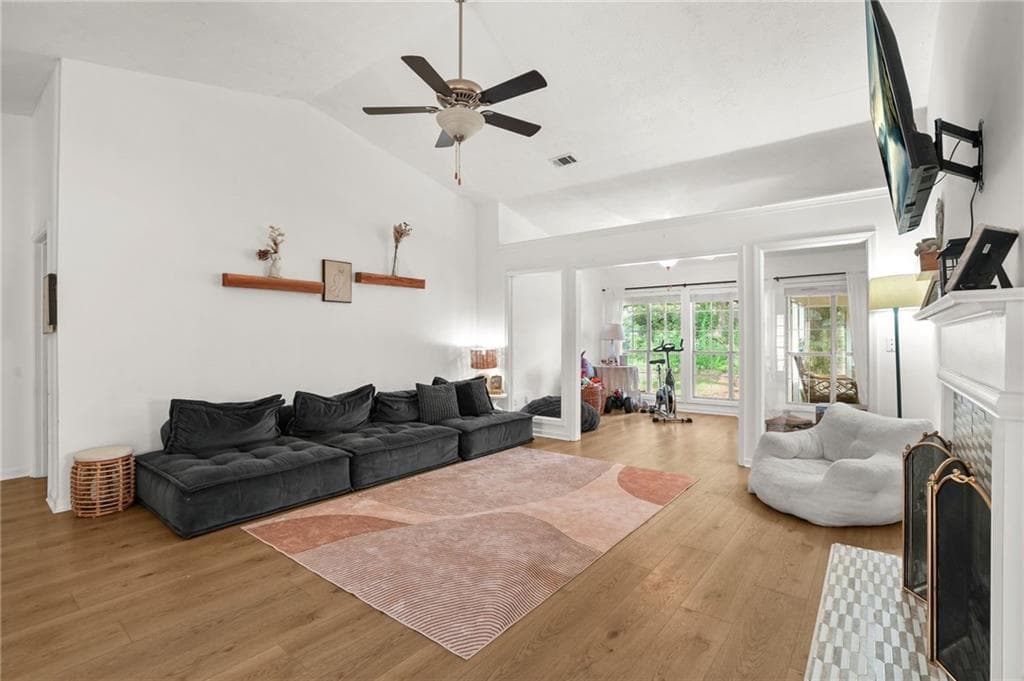 4 bedroom, 2 bathroom, 2,284 sq ft single family residence for sale at 255 Paris Drive, Lawrenceville, GA 30043 — photo 6