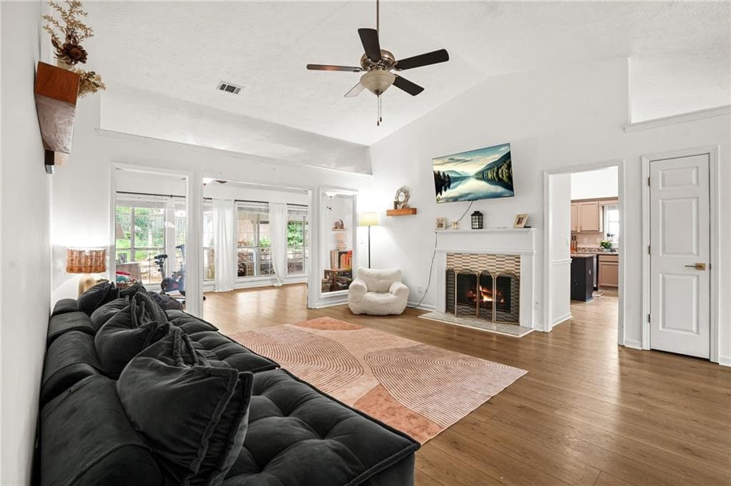 4 bedroom, 2 bathroom, 2,284 sq ft single family residence for sale at 255 Paris Drive, Lawrenceville, GA 30043 — photo 7