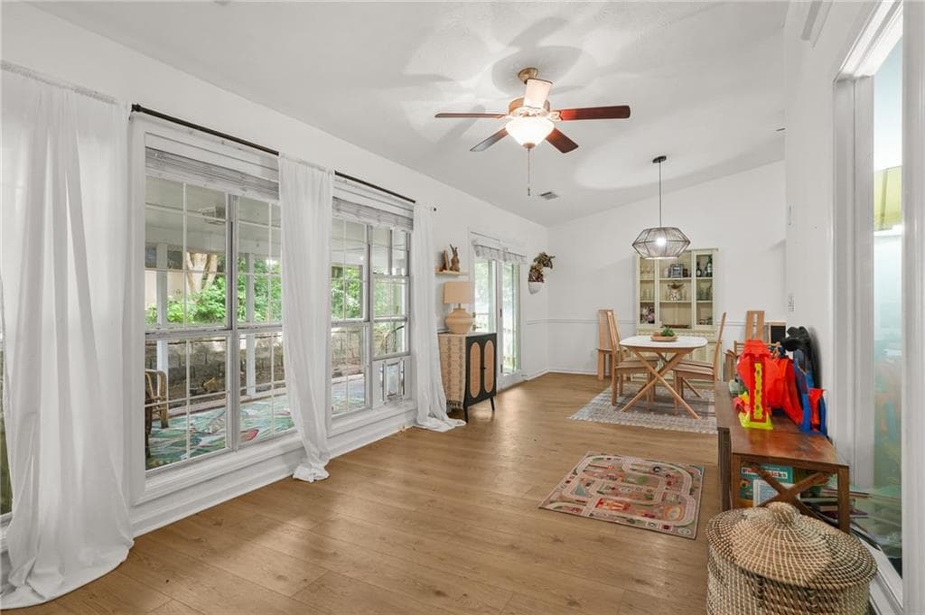 4 bedroom, 2 bathroom, 2,284 sq ft single family residence for sale at 255 Paris Drive, Lawrenceville, GA 30043 — photo 9
