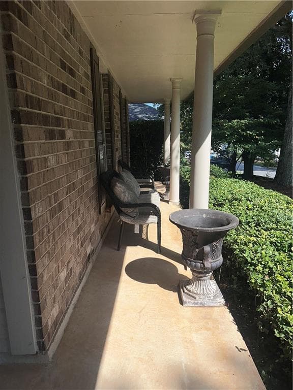 3 bedroom, 2 bathroom, 1,523 sq ft single family residence for sale at 11020 Mortons Crossing, Alpharetta, GA 30022 — photo 5