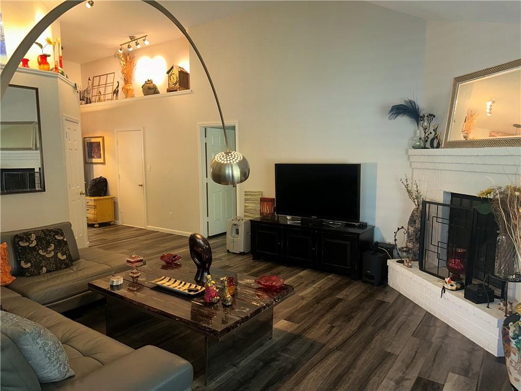 3 bedroom, 2 bathroom, 1,523 sq ft single family residence for sale at 11020 Mortons Crossing, Alpharetta, GA 30022 — photo 7