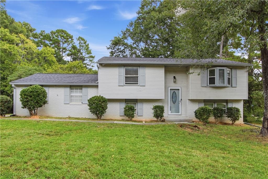 4 bedroom, 2 bathroom, 1,718 sq ft single family residence for sale at 3724 Bramblevine Circle, Lithonia, GA 30038