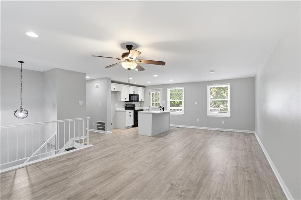 4 bedroom, 2 bathroom, 1,718 sq ft single family residence for sale at 3724 Bramblevine Circle, Lithonia, GA 30038 — photo 10
