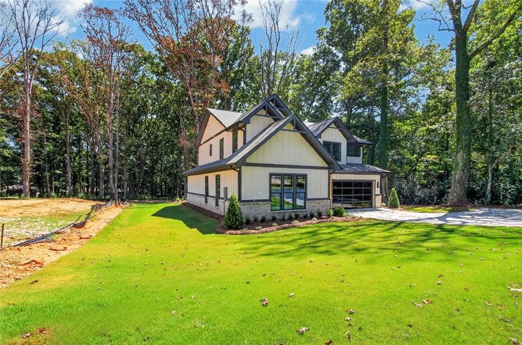 4 bedroom, 5 bathroom, 4,900 sq ft single family residence for sale at 5578 Lilburn Stone Mountain Road, Stone Mountain, GA 30087 — photo 3