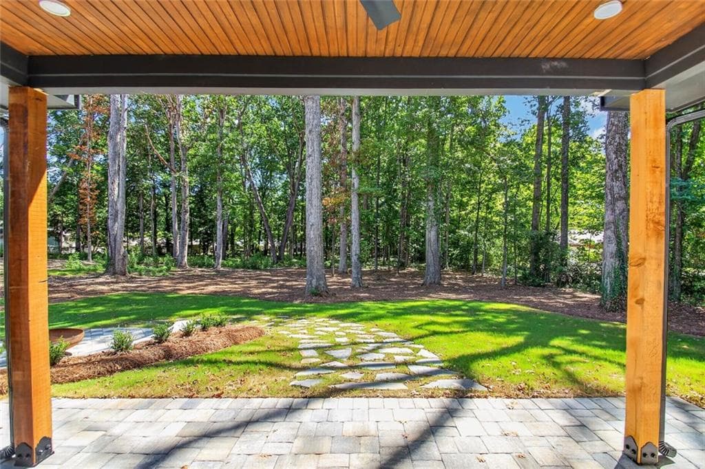 4 bedroom, 5 bathroom, 4,900 sq ft single family residence for sale at 5578 Lilburn Stone Mountain Road, Stone Mountain, GA 30087 — photo 5