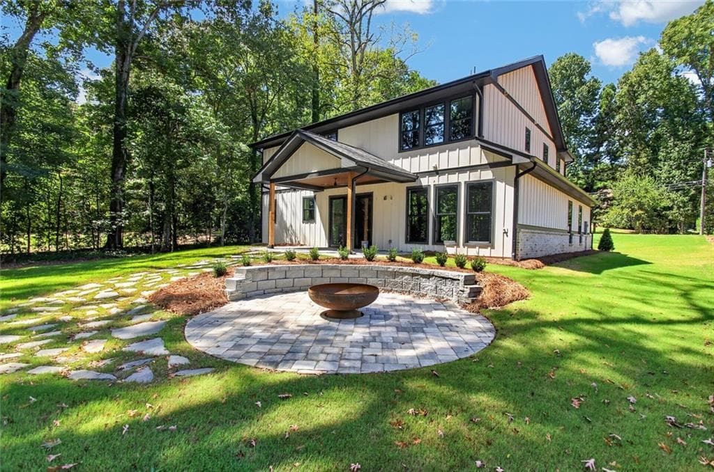 4 bedroom, 5 bathroom, 4,900 sq ft single family residence for sale at 5578 Lilburn Stone Mountain Road, Stone Mountain, GA 30087 — photo 8