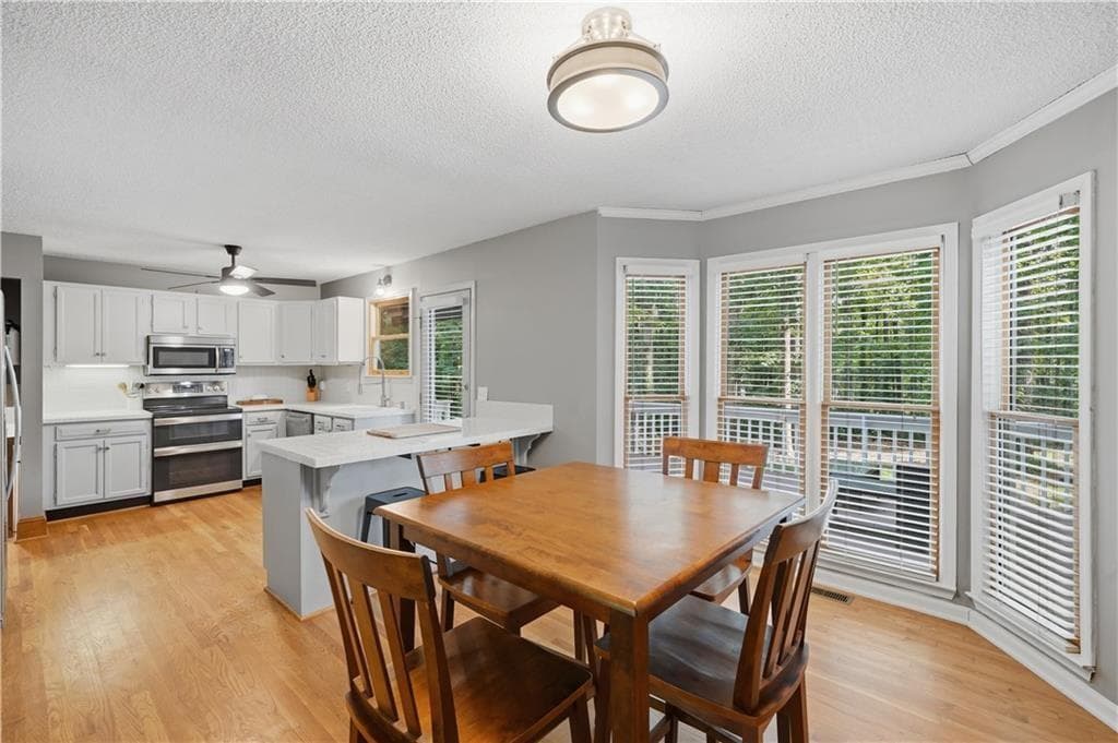 3 bedroom, 2 bathroom, 1,719 sq ft single family residence for sale at 6166 Picketts Ridge, Acworth, GA 30101 — photo 2