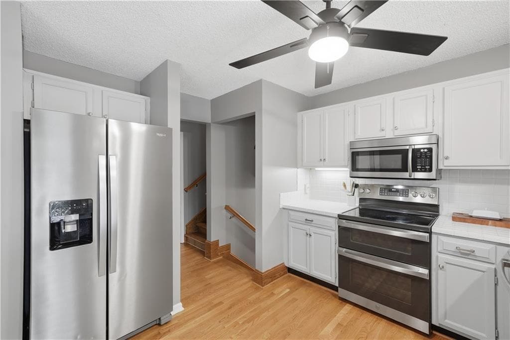 3 bedroom, 2 bathroom, 1,719 sq ft single family residence for sale at 6166 Picketts Ridge, Acworth, GA 30101 — photo 3