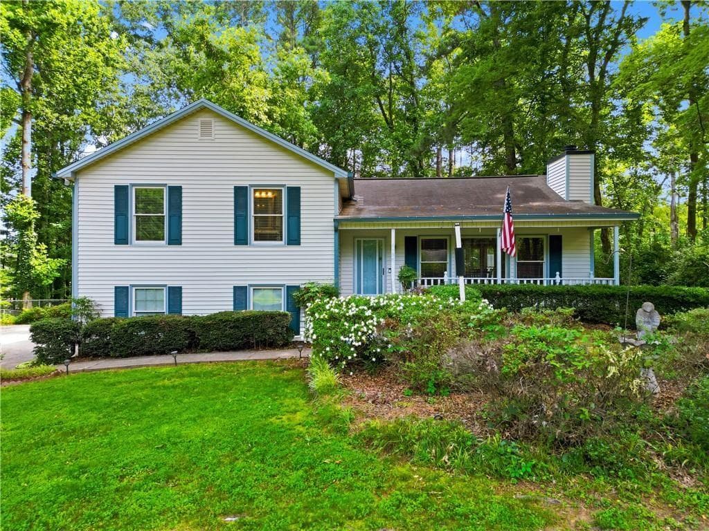 3 bedroom, 2 bathroom, 1,719 sq ft single family residence for sale at 6166 Picketts Ridge, Acworth, GA 30101 — photo 5