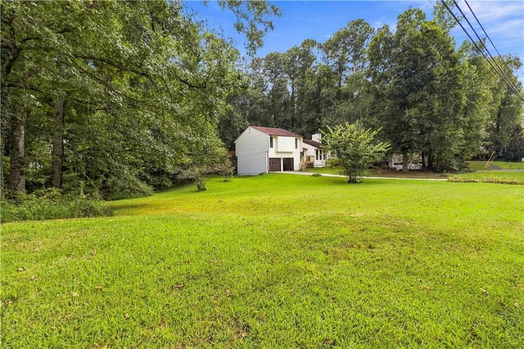 3 bedroom, 2 bathroom, 2,399 sq ft single family residence for sale at 1967 Kelvin Drive, Lawrenceville, GA 30043 — photo 6