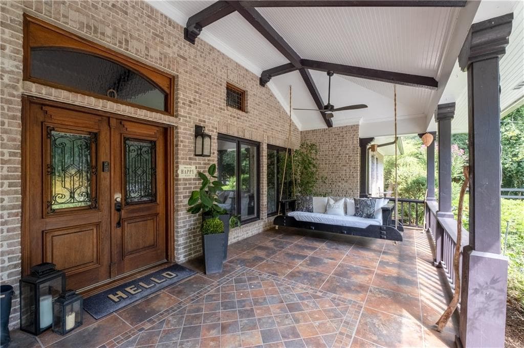 4 bedroom, 4 bathroom, 4,421 sq ft single family residence under contract at 8180 Innsbruck Drive, Sandy Springs, GA 30350 — photo 3