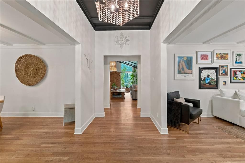 4 bedroom, 4 bathroom, 4,421 sq ft single family residence under contract at 8180 Innsbruck Drive, Sandy Springs, GA 30350 — photo 7