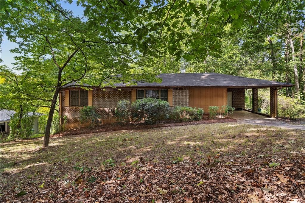 3 bedroom, 1 bathroom, 1,190 sq ft single family residence under contract at 4449 Lincoln Jones Road, Ellenwood, GA 30294