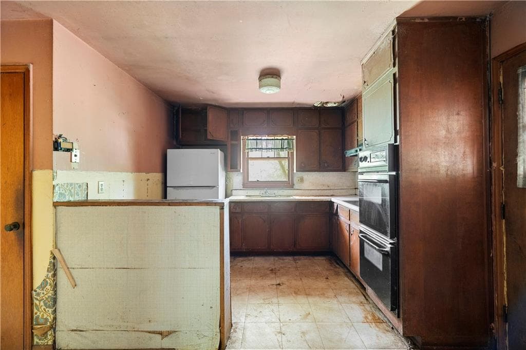 3 bedroom, 1 bathroom, 1,190 sq ft single family residence under contract at 4449 Lincoln Jones Road, Ellenwood, GA 30294 — photo 9